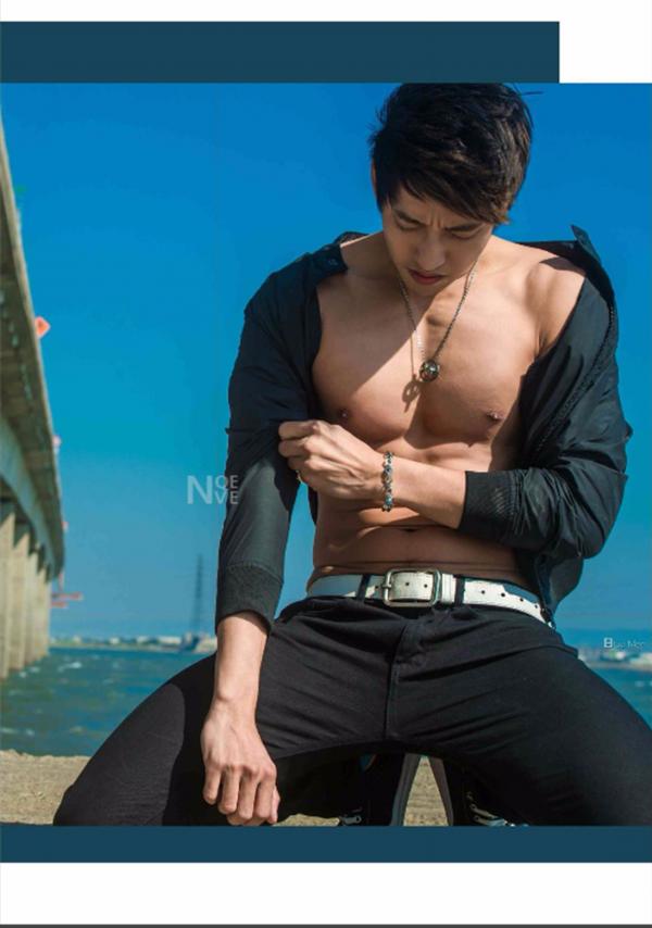 Whoseman-4-明星教練男丁格爾-芬達-全裸非全見寫真書